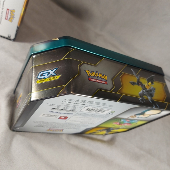 2 Pokemon Cards Collector's Tins - Picture 6 of 11